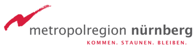 Logo der Metropolregion Nürnberg. Roter Blitz mit dem Zusatz "Kommen", "Staunen", "Bleiben.
