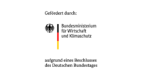 Logo des Bundesministeriums für Wirtschaft und Klimaschutz in einem Viereck. Mit einem kleinen Adler und einer Linie in den Farben für Deutschland schwarz, rot, gold.